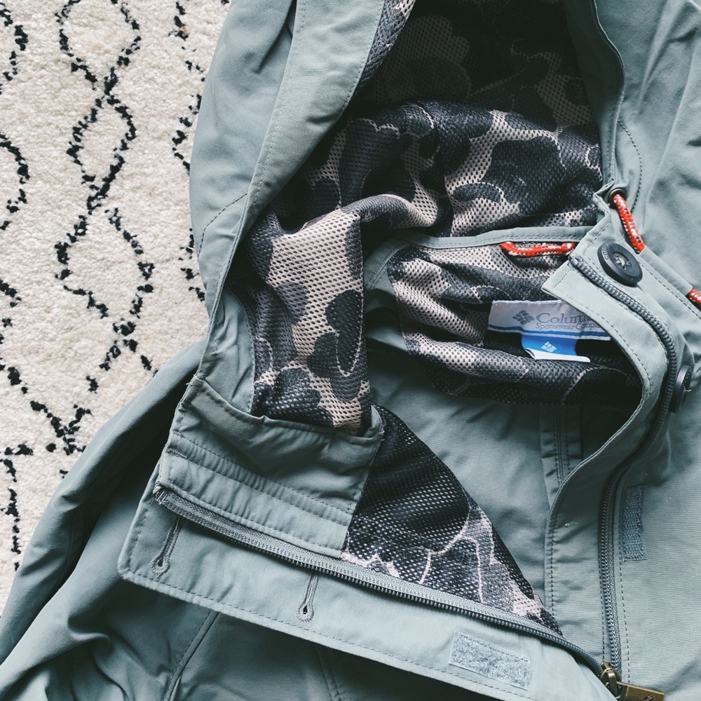 Colombia pull over raincoat